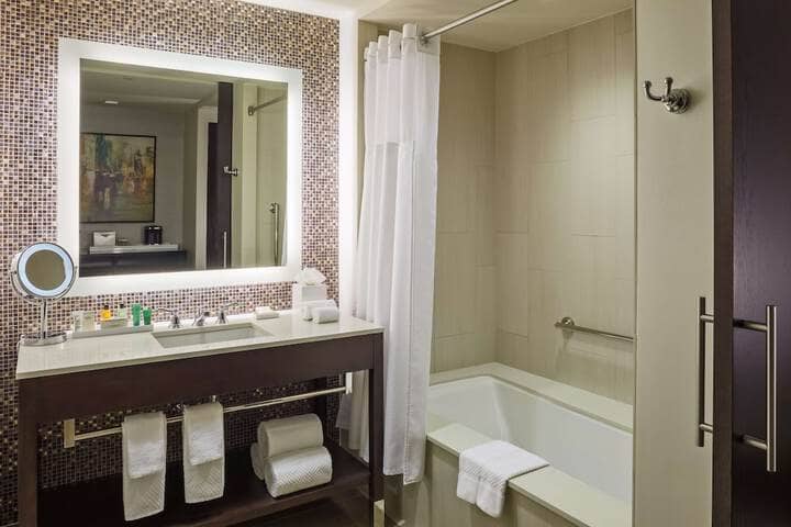 Room 48 of 111