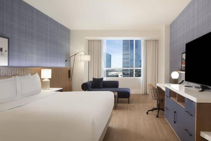 Room 30 of 111